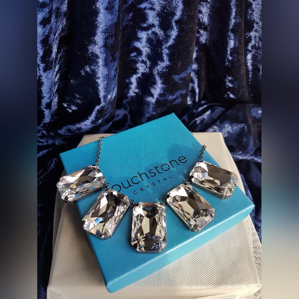 AUTHENTIC Swarovski Touchstone Contemporary Statement Necklace - Picture 6 of 16